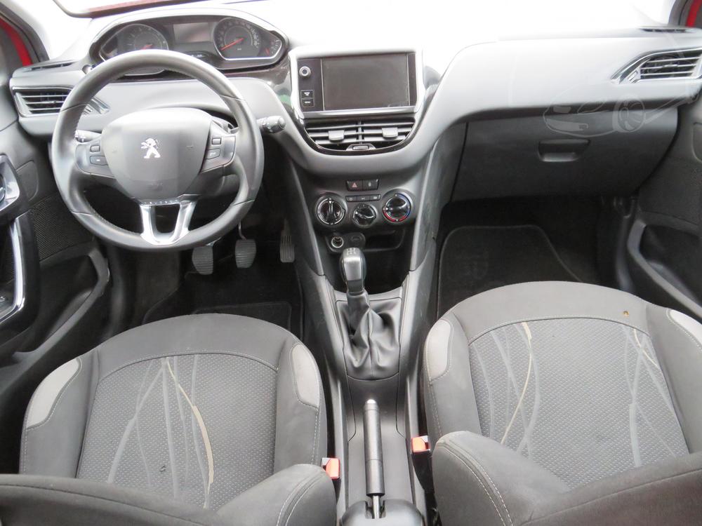 Peugeot 208 1.2 i