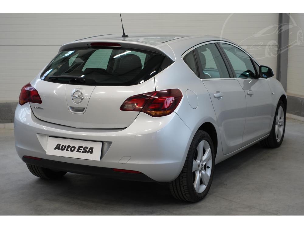 Opel Astra 1.6 i 1.maj, R