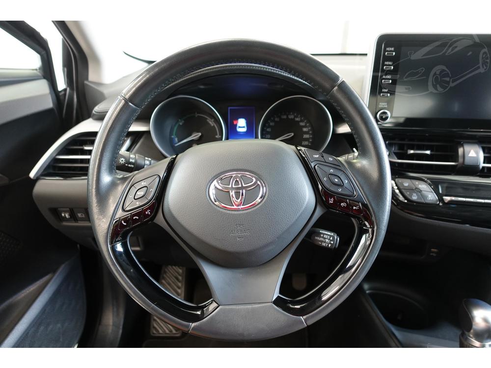 Toyota C-HR 1.8 HSD Serv.kniha