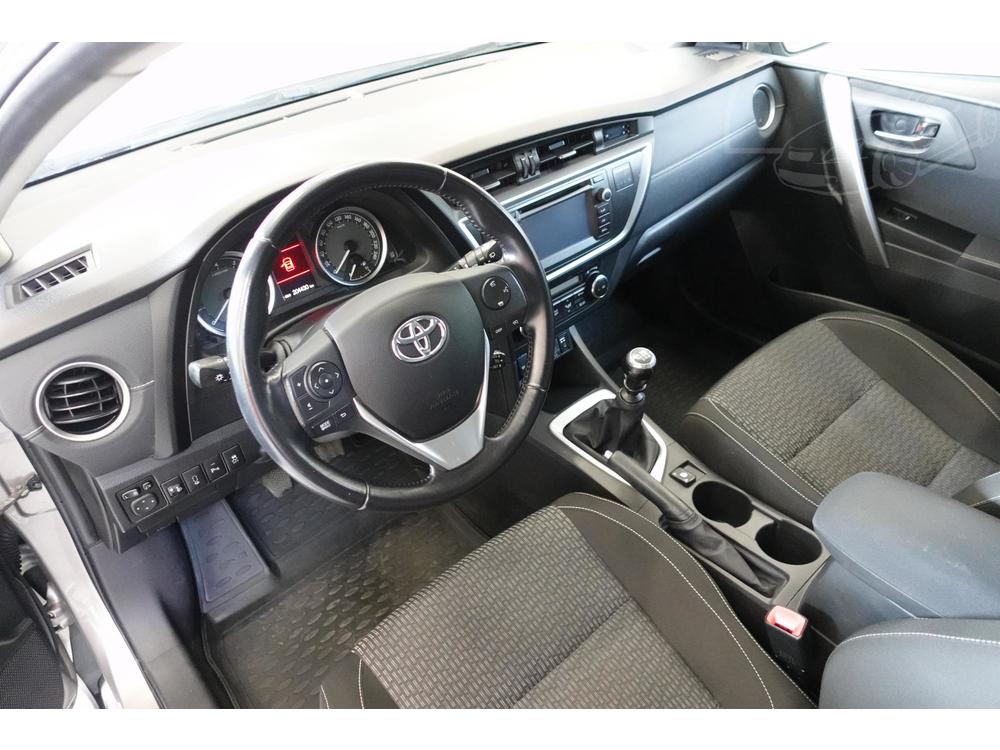 Toyota Auris 1.6 i, R