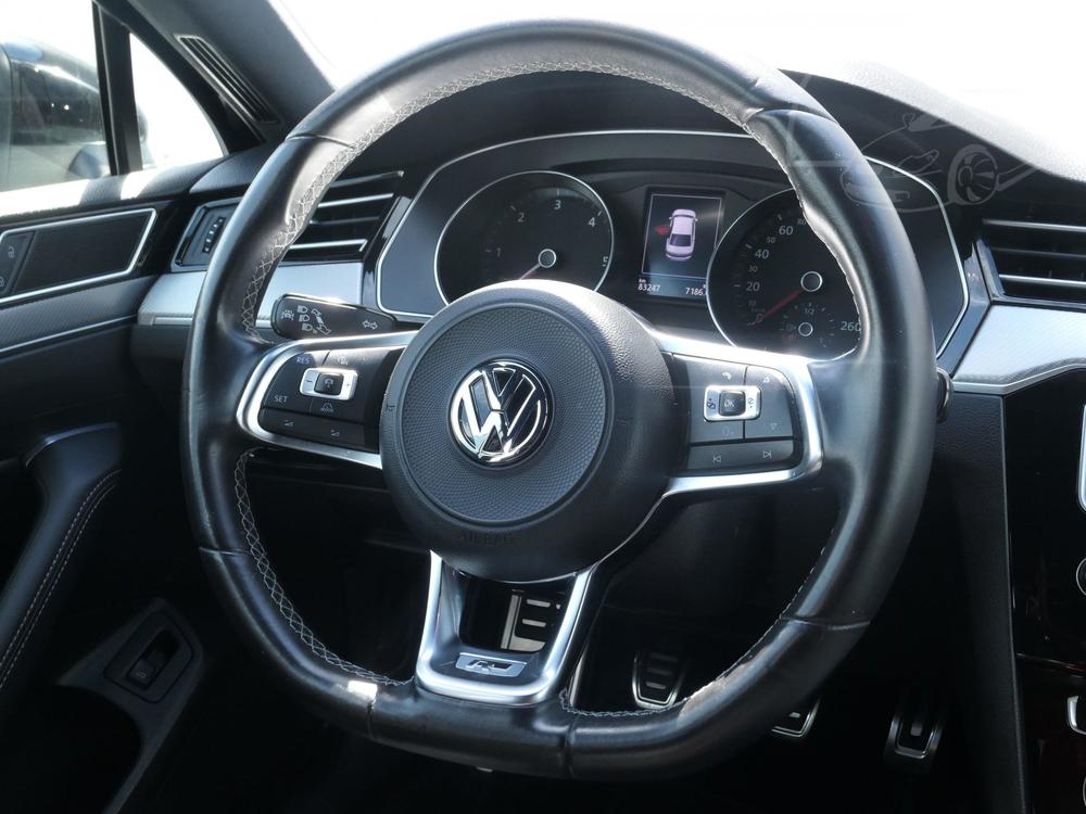 Volkswagen Passat 2.0 TDi, R