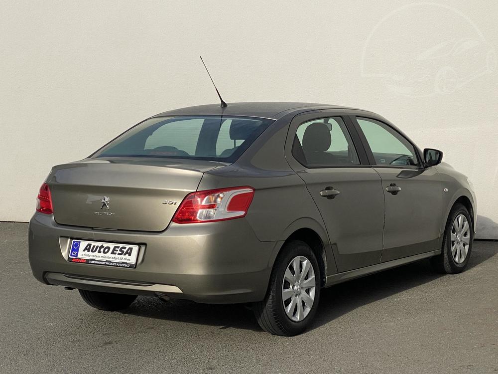 Peugeot 301 1.2 i 1.maj Serv.kniha, R