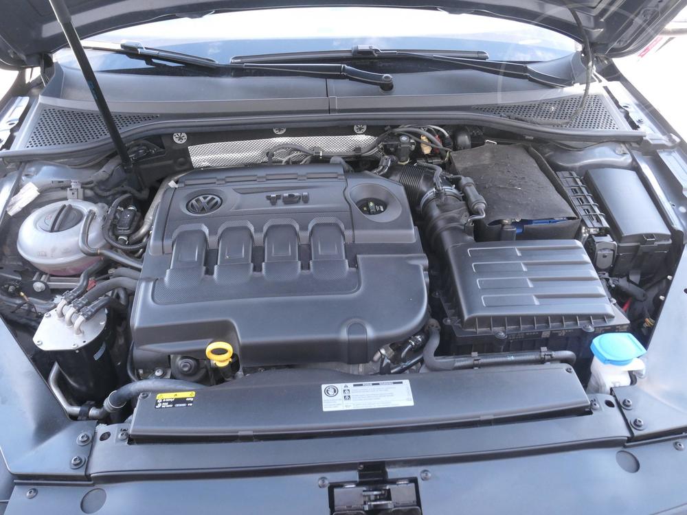 Volkswagen Passat 2.0 TDi, R