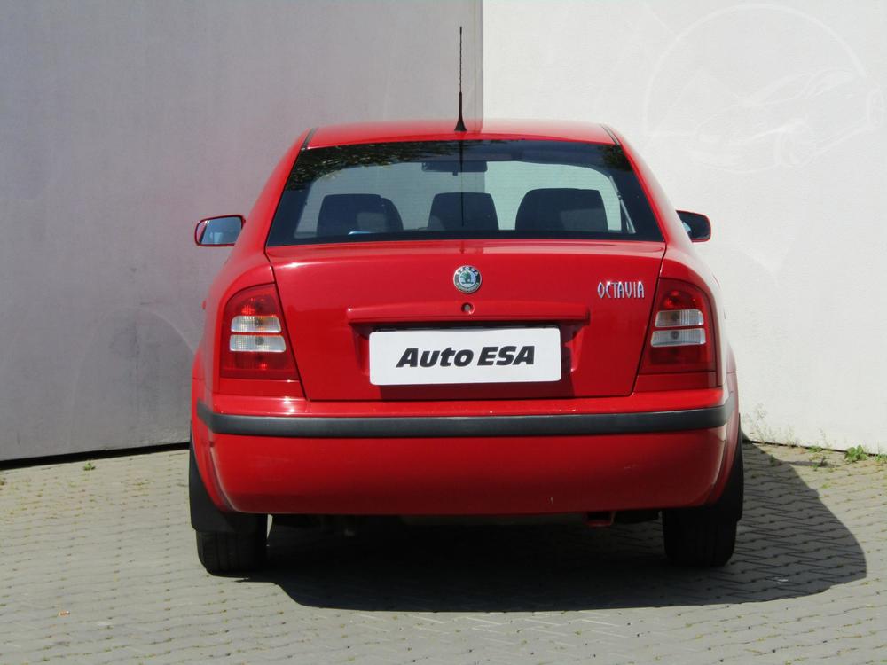 koda Octavia 1.6 i, R