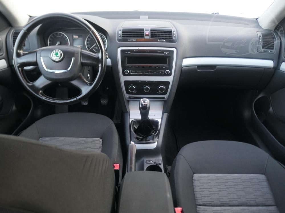 koda Octavia II 1.6 TDi, R