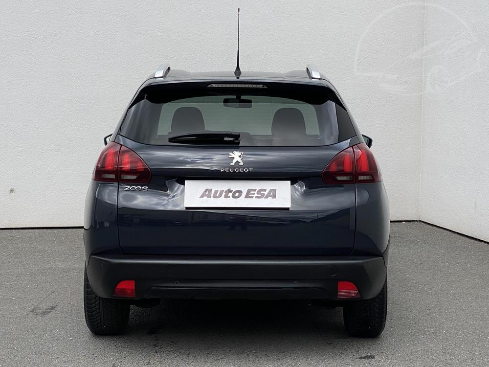 Peugeot 2008 1.2 i 1.maj, R