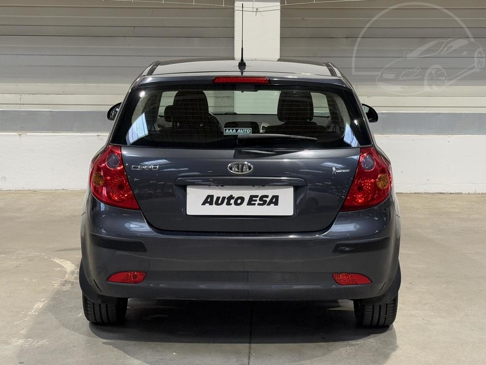 Kia Ceed 1.4 i, R