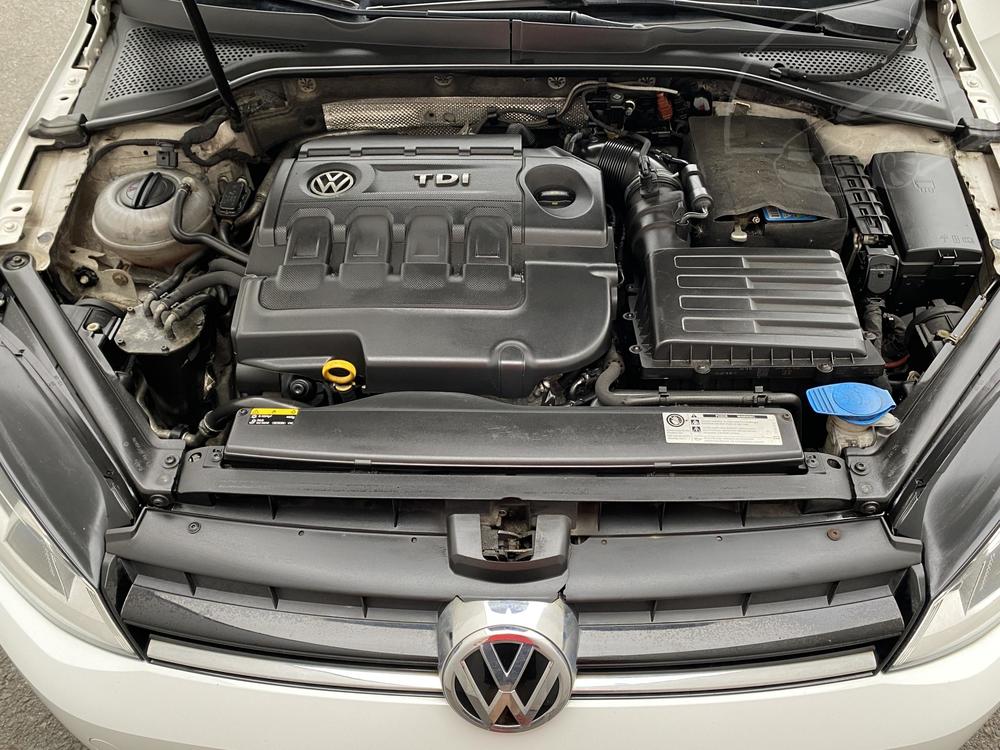 Volkswagen Golf 2.0 TDi, R