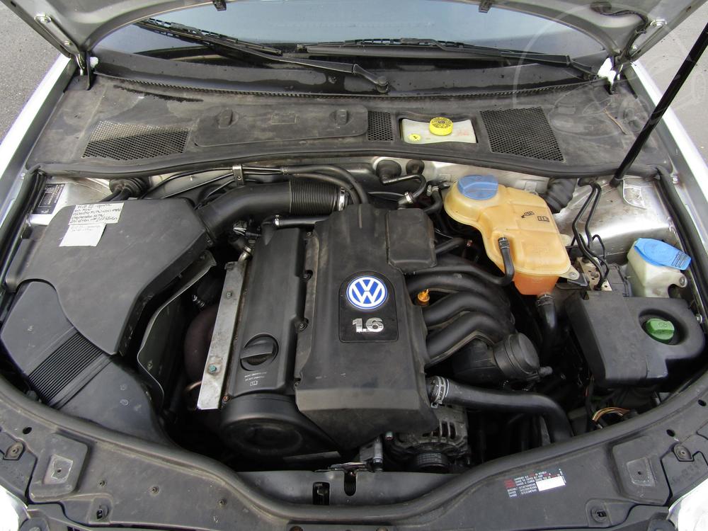 Volkswagen Passat 1.6 i Serv.kniha