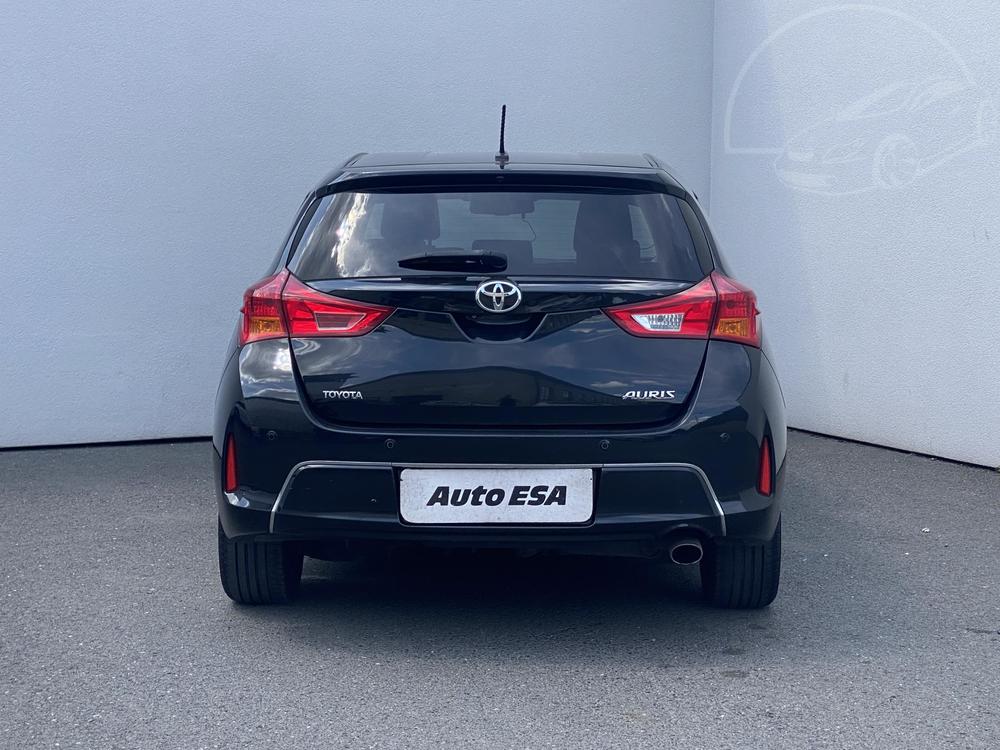 Toyota Auris 1.6 VVTi, R