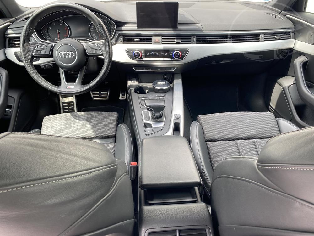 Audi A4 2.0 TDi Serv.kniha, R