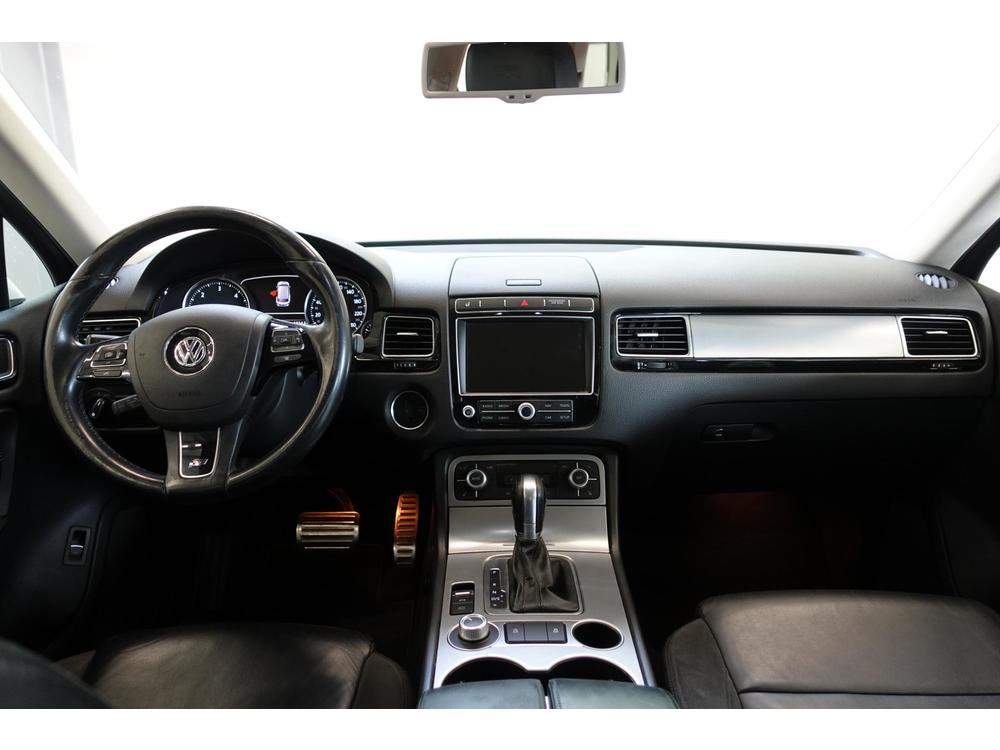 Volkswagen Touareg 3.0 TDi 1.maj, R