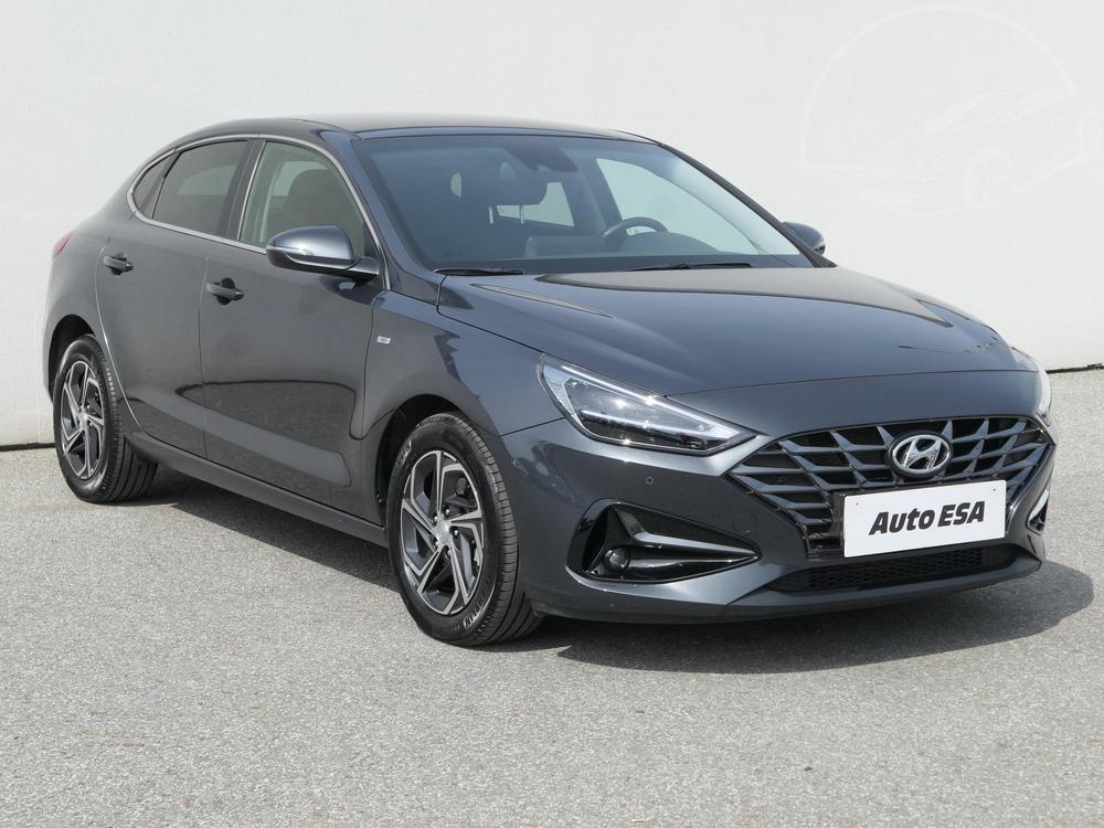 Hyundai i30 1.5 T-GDi 1.maj Serv.kniha