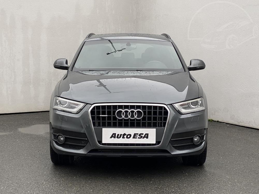 Audi Q3 2.0 TFSi Serv.kniha