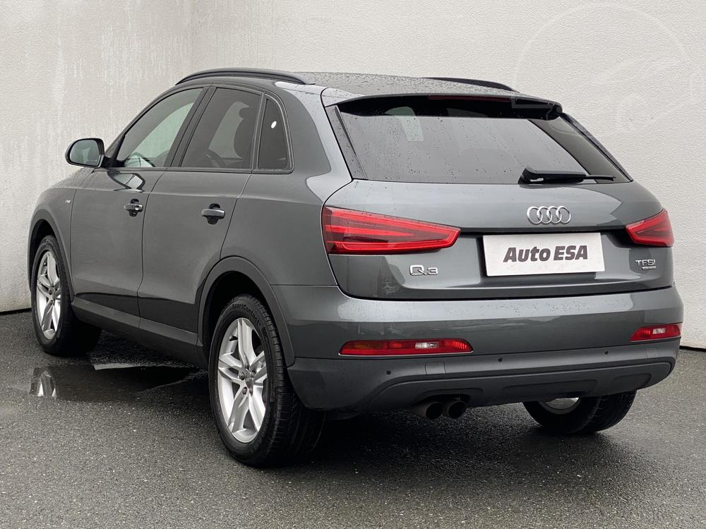 Audi Q3 2.0 TFSi Serv.kniha