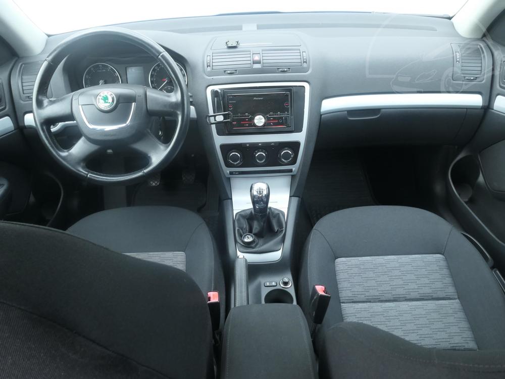 koda Octavia II 1.4 TSI Serv.kniha, R