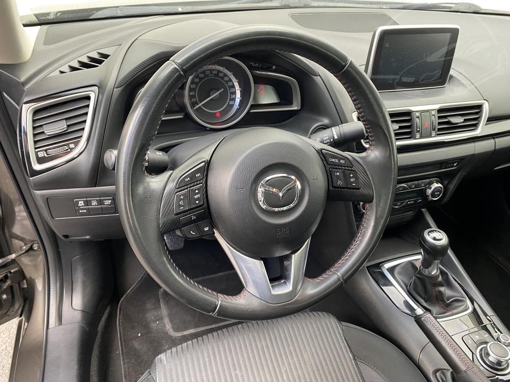 Mazda 3 2.0 1.maj, R