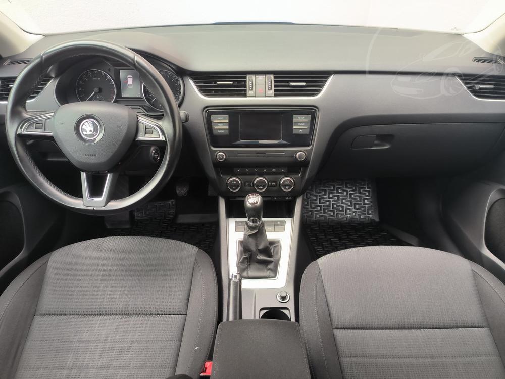 koda Octavia III 2.0 TDi 1.maj Serv.kniha