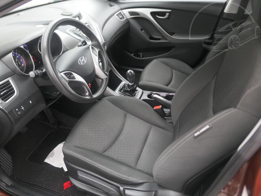 Hyundai Elantra 1.4 i