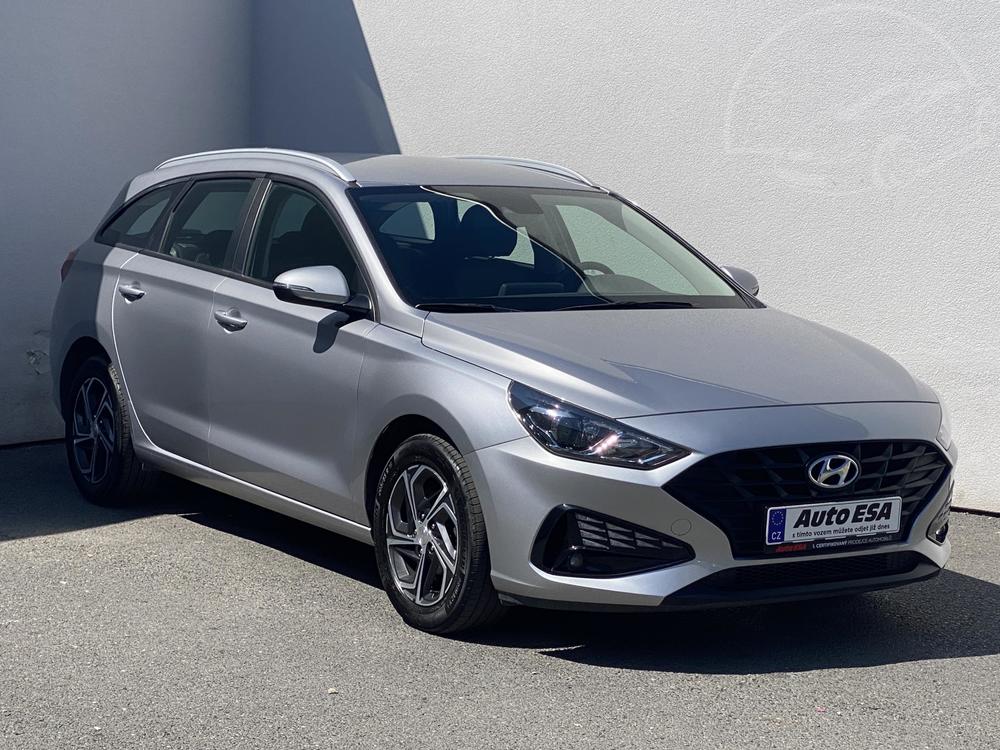 Hyundai i30 1.5 DPi Serv.kniha