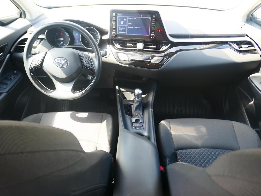 Toyota C-HR 1.8 HSD Serv.kniha