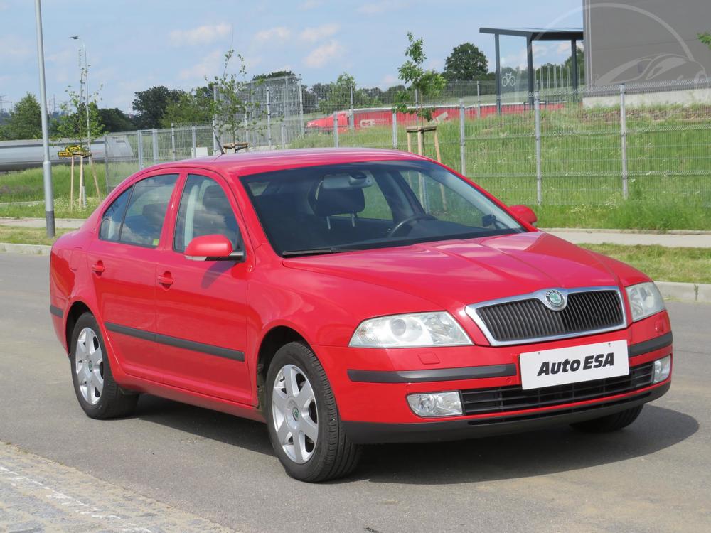 koda Octavia II 1.6 i Serv.kniha, R