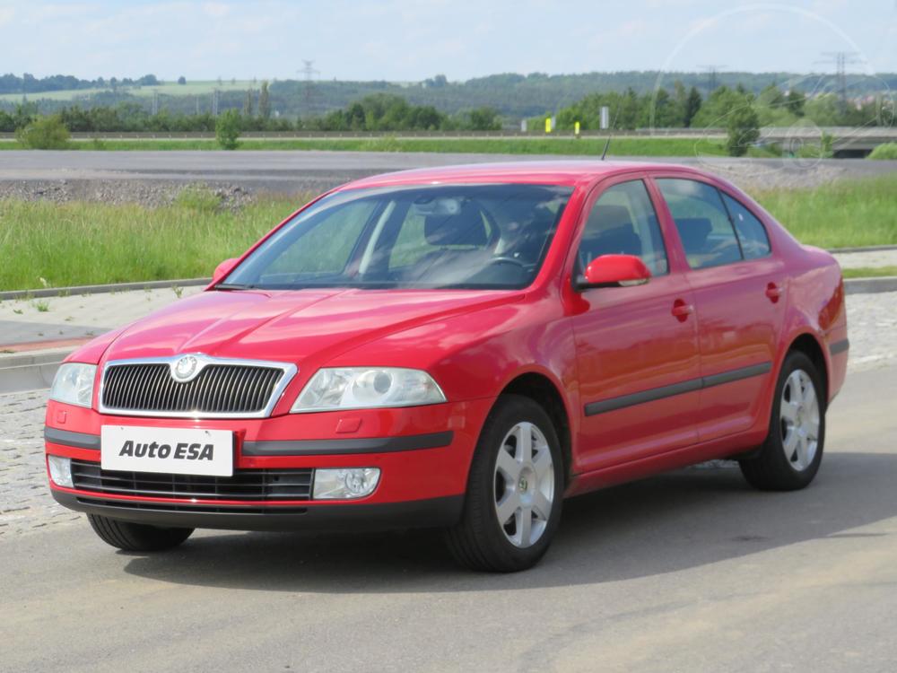 koda Octavia II 1.6 i Serv.kniha, R