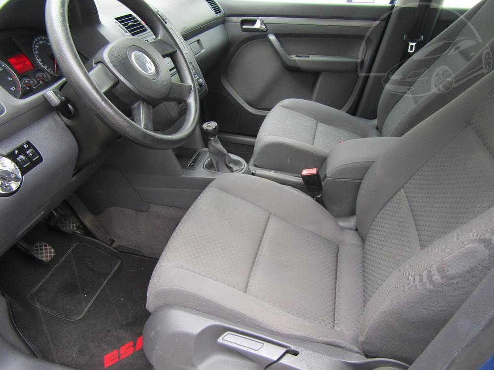 Volkswagen Touran 1.6 i, R