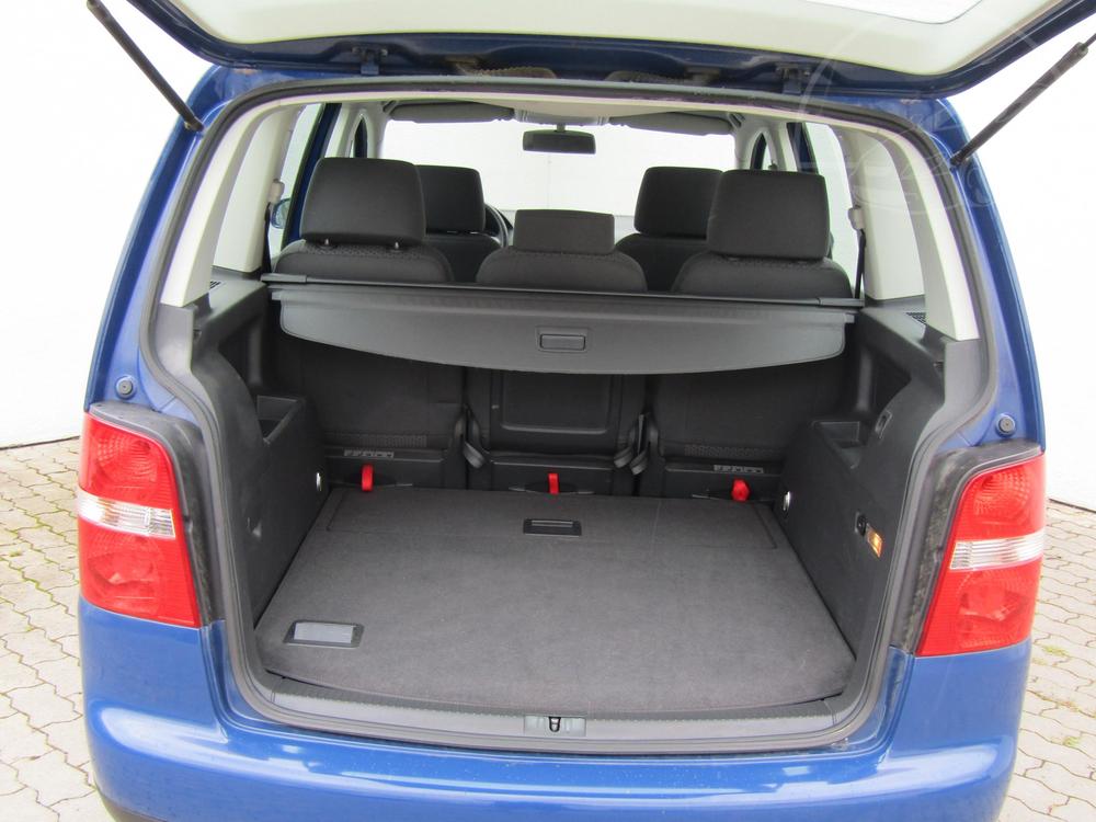 Volkswagen Touran 1.6 i, R