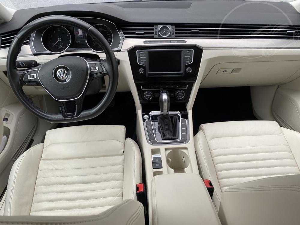 Volkswagen Passat 1.8 TSi Serv.kniha