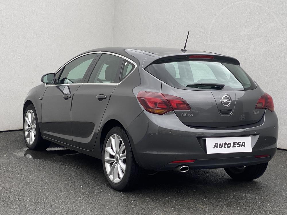 Opel Astra 2.0 CDTi, R