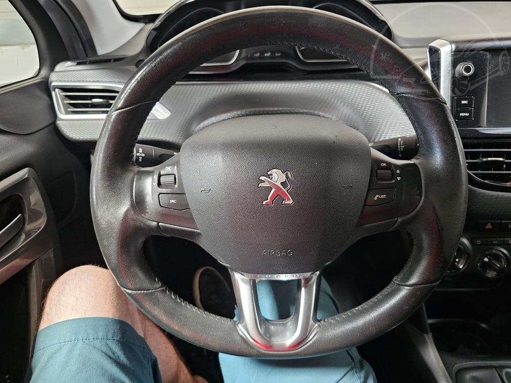 Peugeot 2008 1.2, R