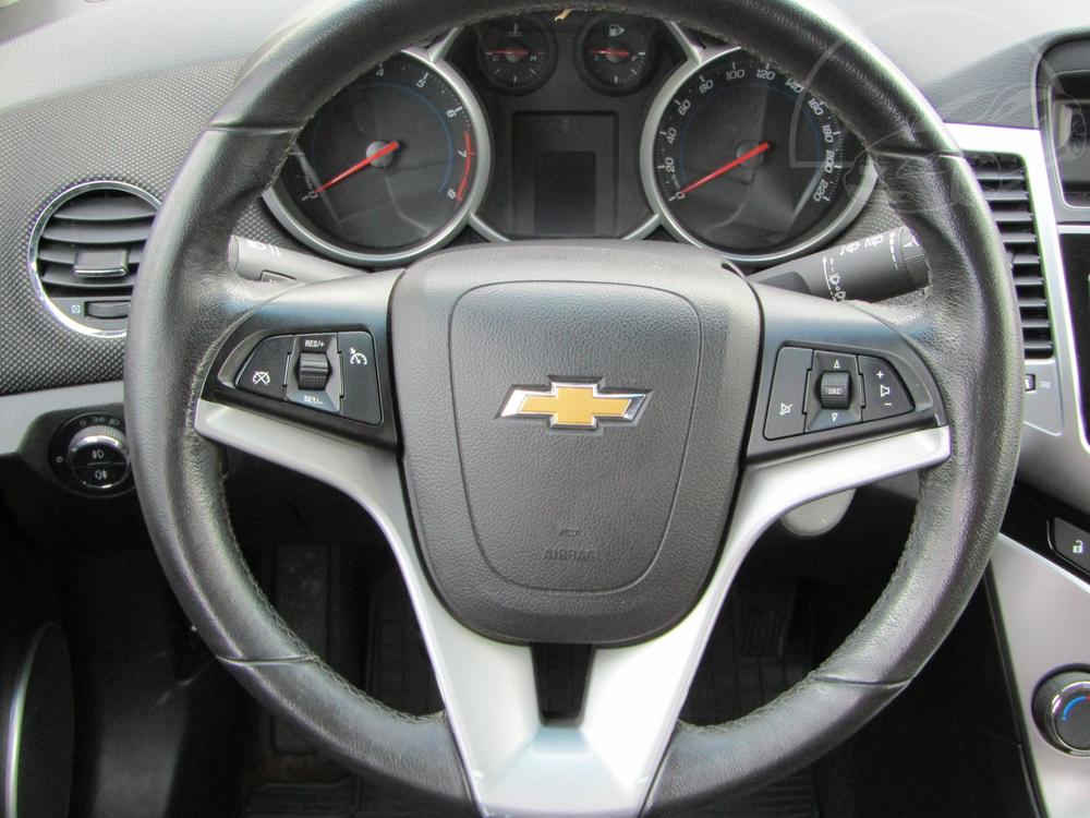 Chevrolet Cruze 1.6 i, R