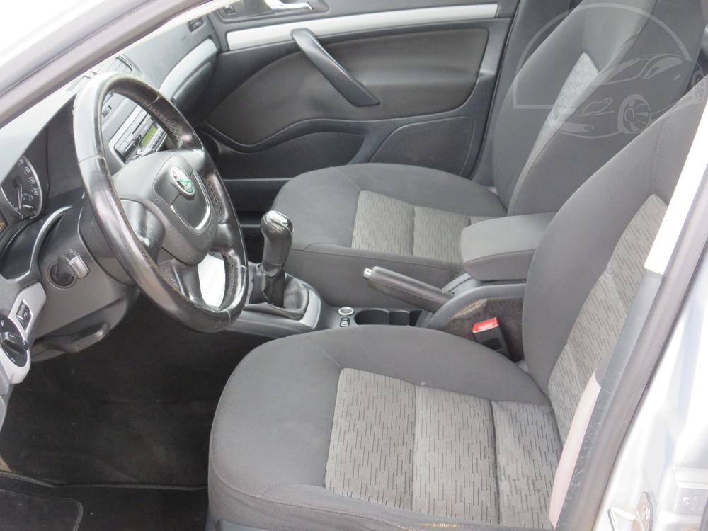 koda Octavia II 1.6 TDi Serv.kniha