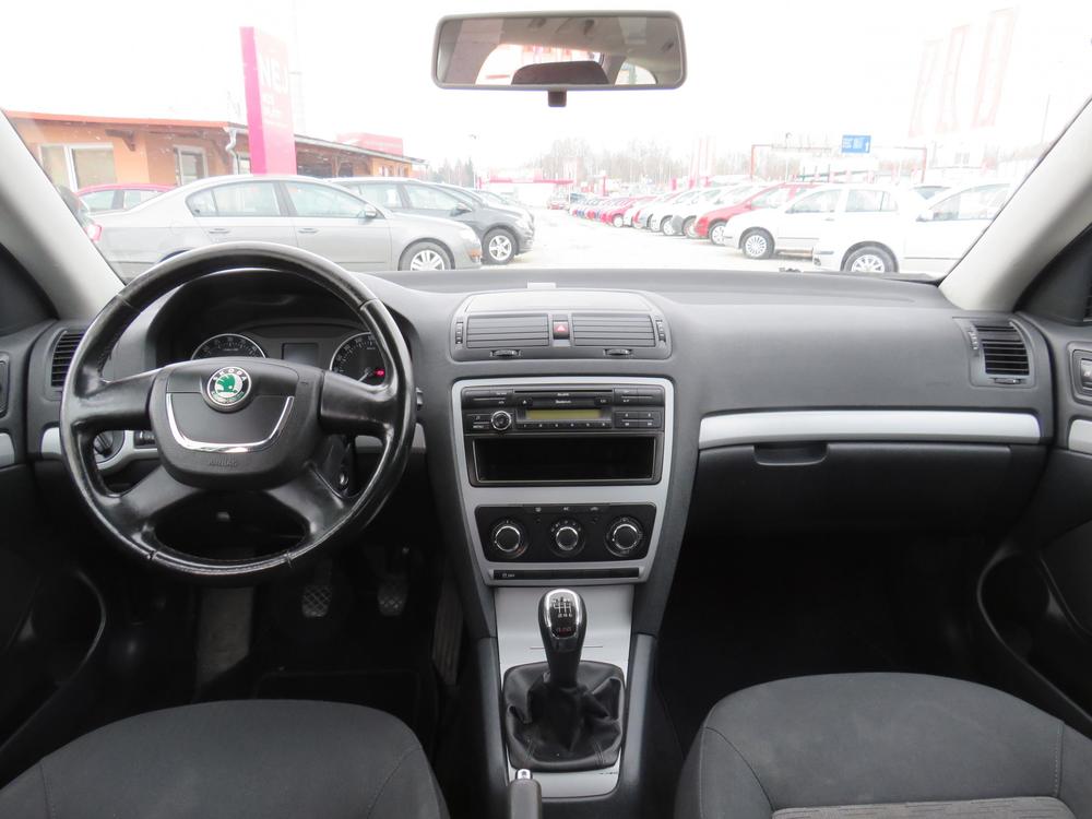 koda Octavia II 1.6 TDi Serv.kniha