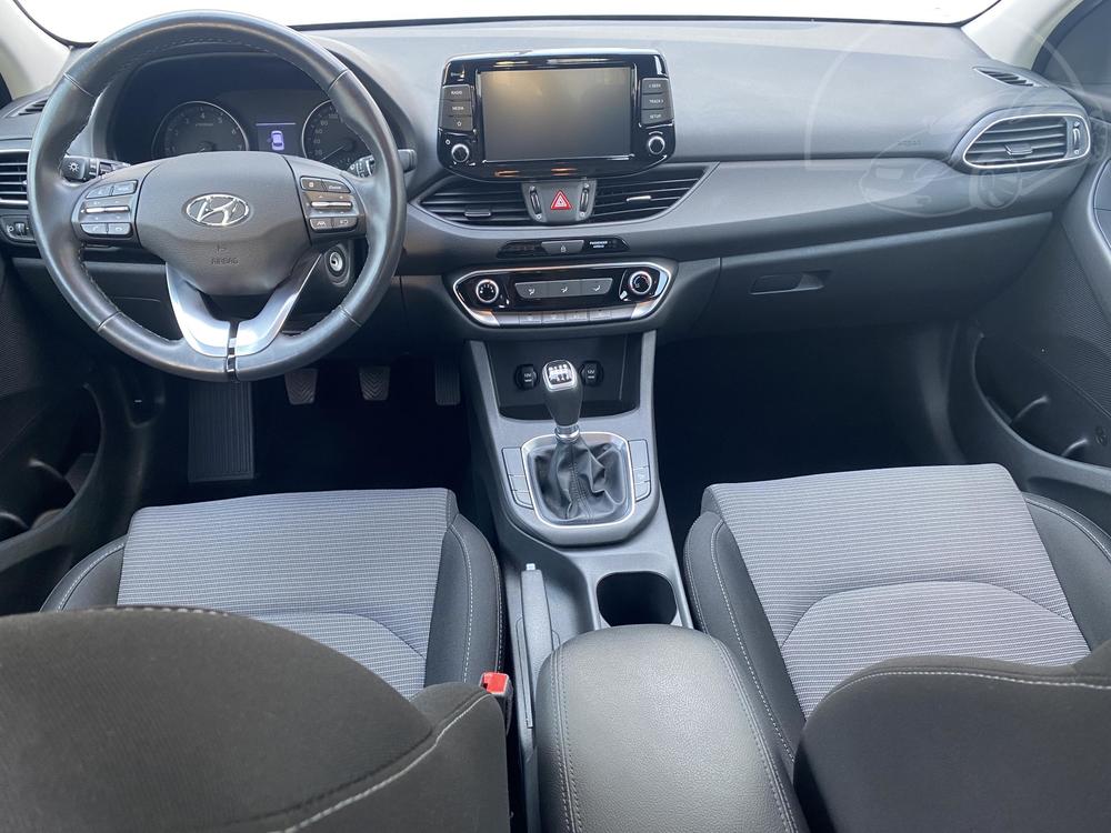 Hyundai i30 1.5 DPi Serv.kniha