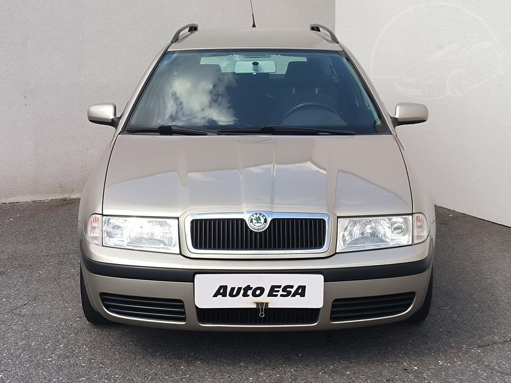 koda Octavia 1.6 i Serv.kniha