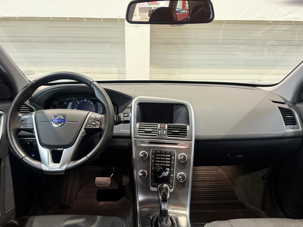 Volvo XC60 2.0 D Serv.kniha