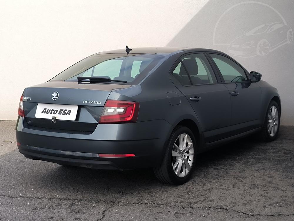 koda Octavia III 2.0 TDi Serv.kniha, R