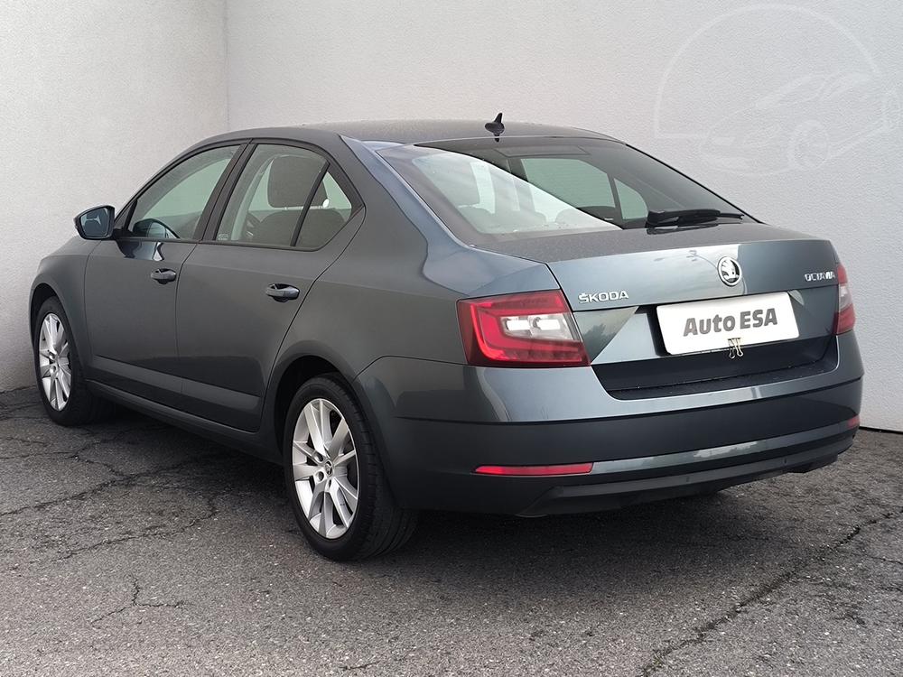 koda Octavia III 2.0 TDi Serv.kniha, R