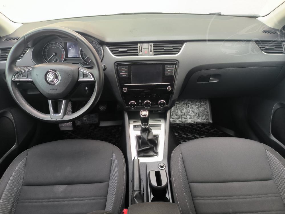 koda Octavia III 2.0 TDi Serv.kniha, R