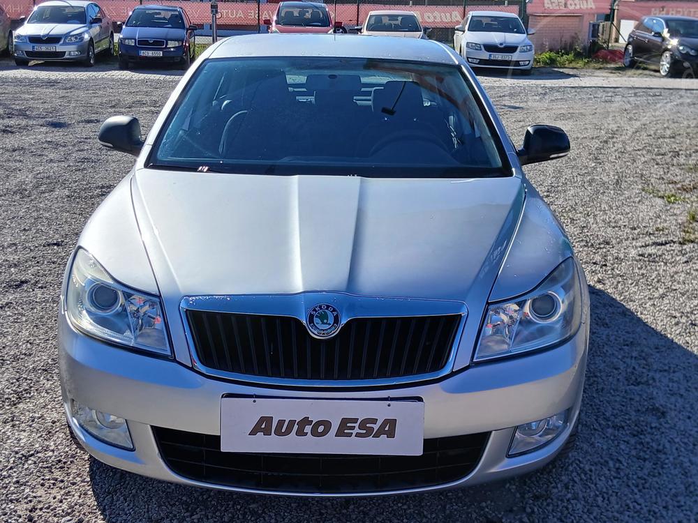 koda Octavia II 1.6 i, R