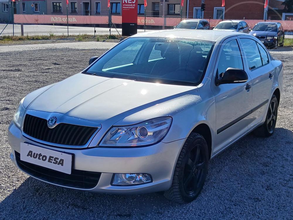 koda Octavia II 1.6 i, R