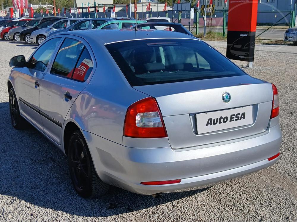 koda Octavia II 1.6 i, R