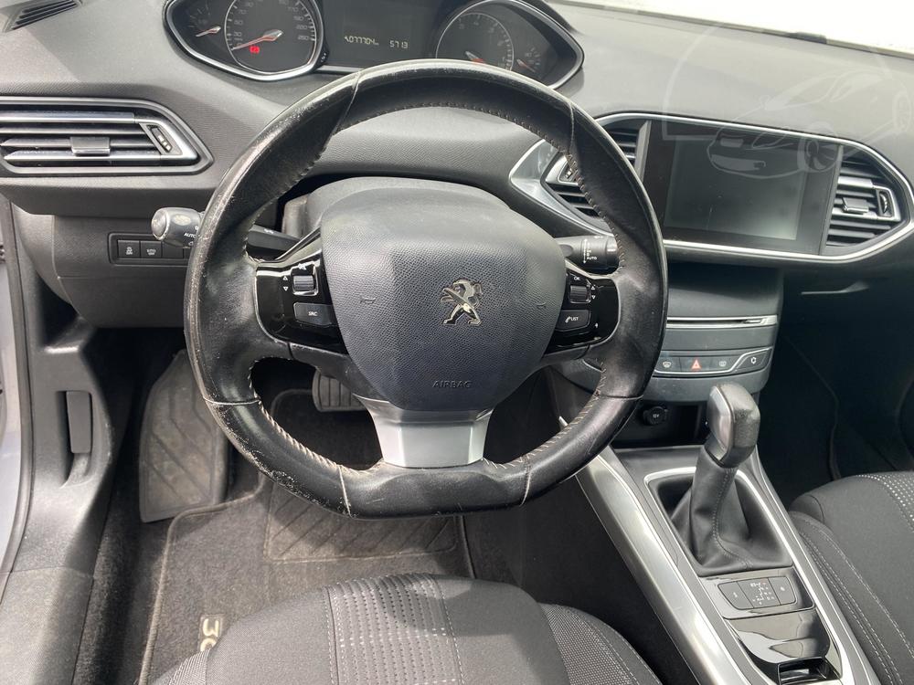 Peugeot 308 1.2 PT Serv.kniha