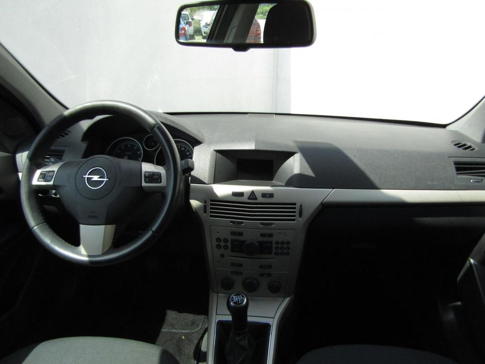 Opel Astra 1.6 16 V Serv.kniha