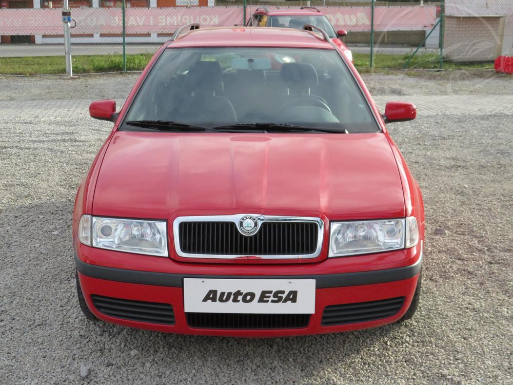 koda Octavia 1.6 i Serv.kniha, R