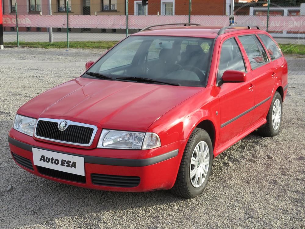 koda Octavia 1.6 i Serv.kniha, R