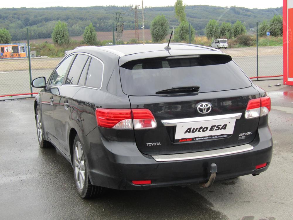 Toyota Avensis 2.0, R