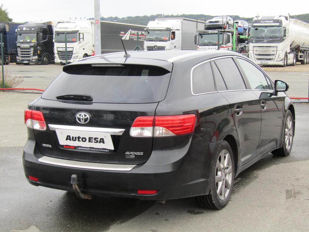 Toyota Avensis 2.0, R